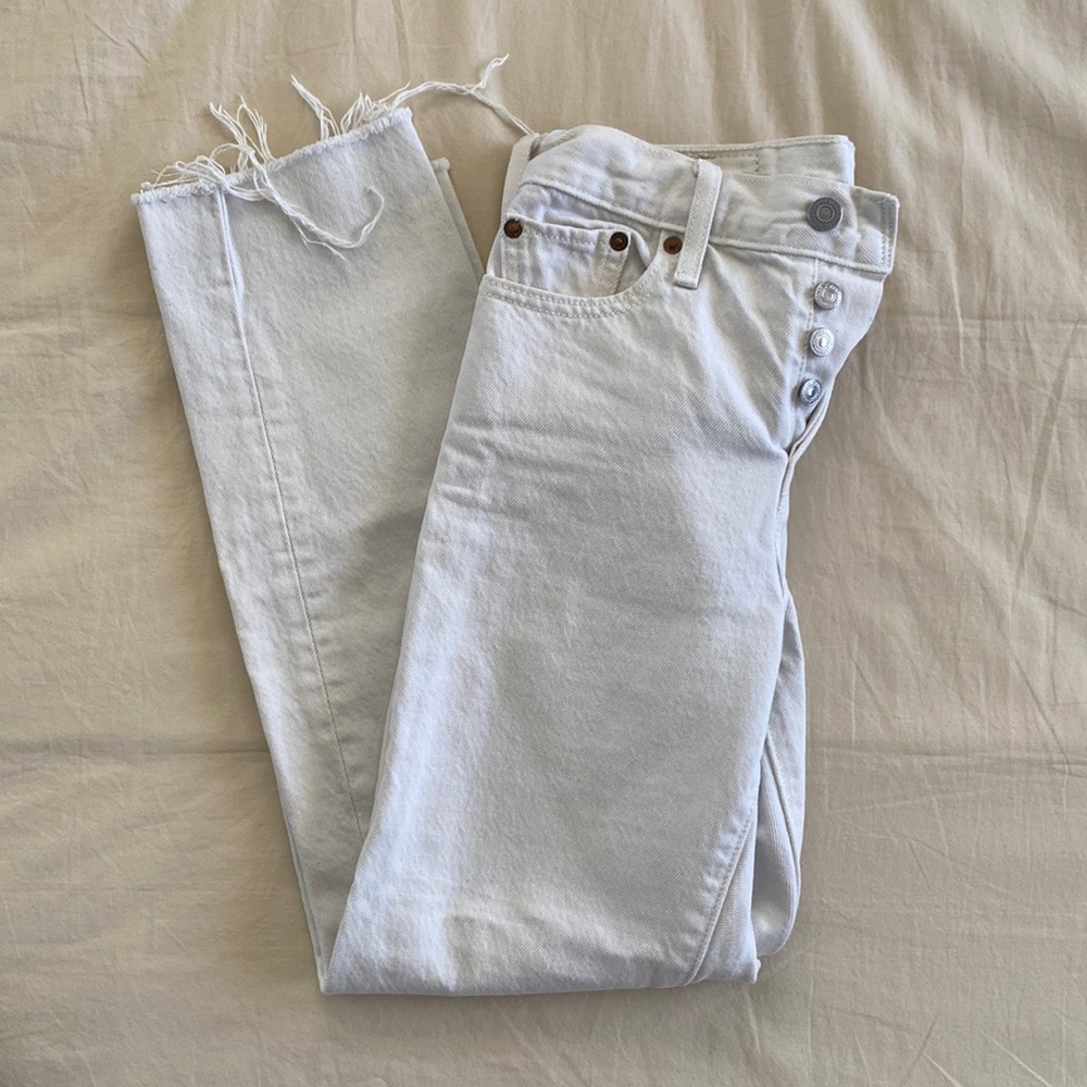 white levi straight leg jeans